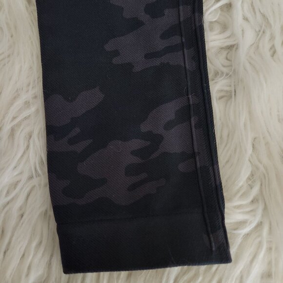 Spanx Seamless Leggings Camo Women Size M Look at Me Now Leggings - Picture 8 of 9